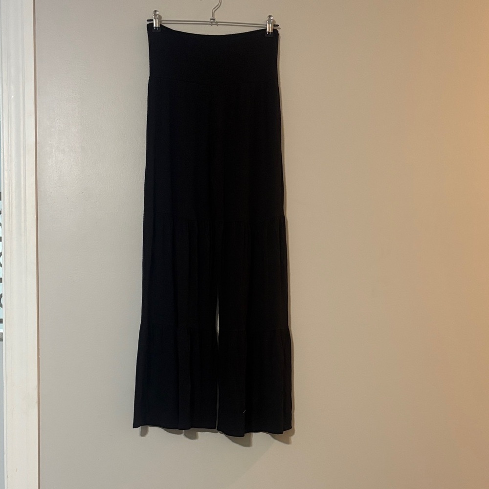 Black Wide Leg Pants with Tiers , no tag, unknown brand fits like M/L